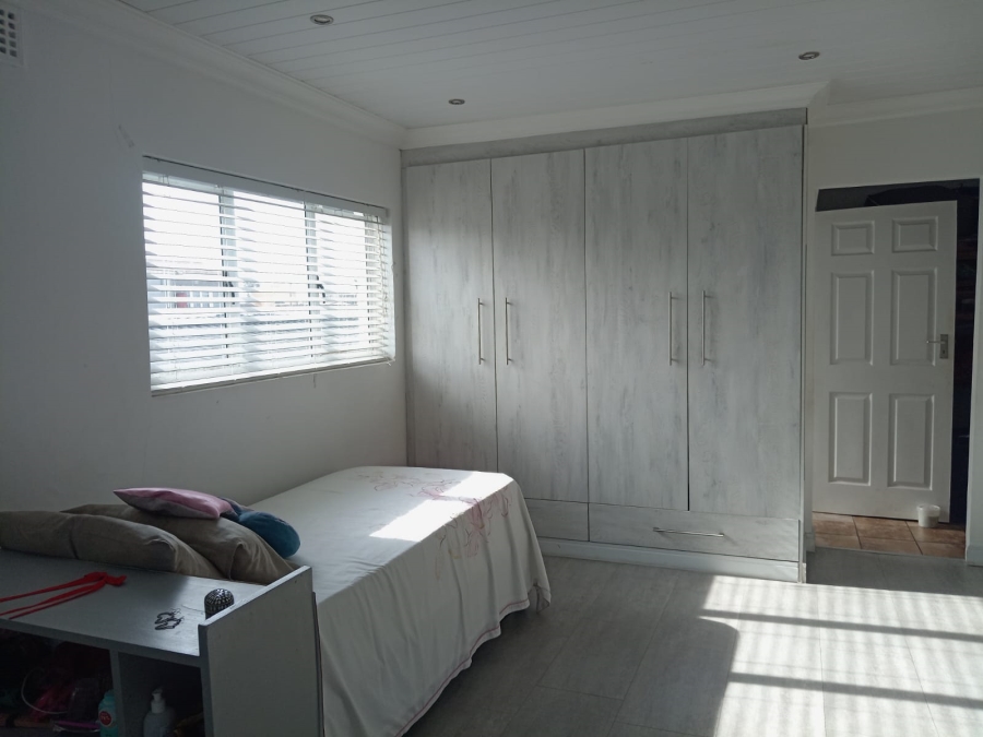 3 Bedroom Property for Sale in Portlands Western Cape